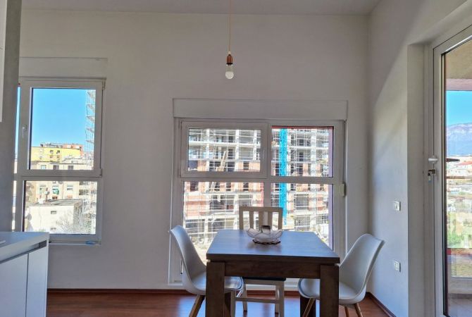 Shtepi me qera Apartament ne Tirane, 2+1, Mobilimi E mobiluar, Pagesa 550  Euro.