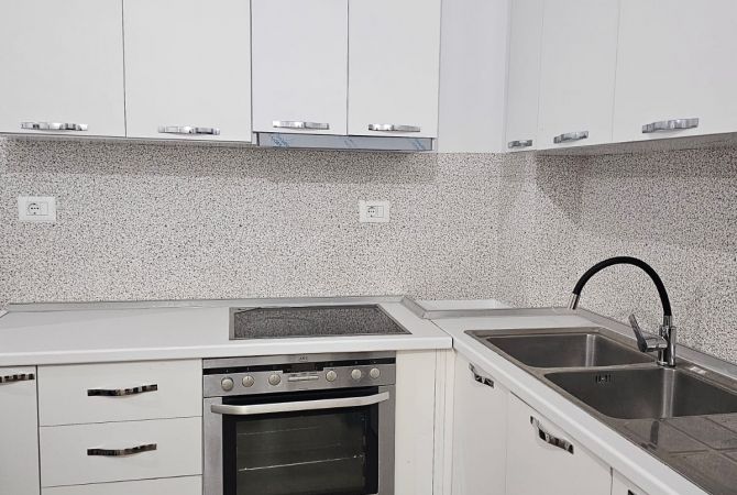 Shtepi me qera Apartament ne Tirane, 1+1, Mobilimi E mobiluar, Pagesa 400  Euro.