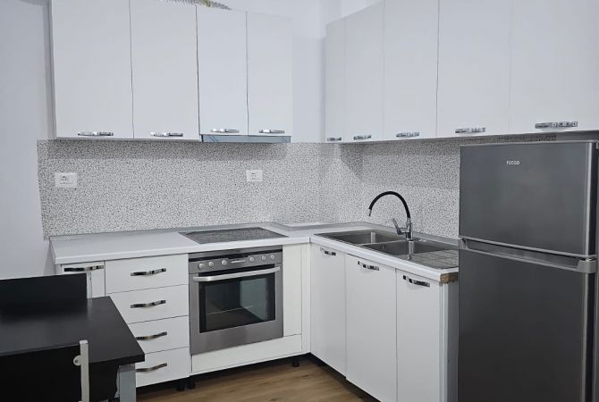 Shtepi me qera Apartament ne Tirane, 1+1, Mobilimi E mobiluar, Pagesa 400  Euro.
