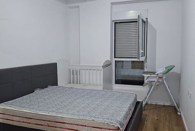 Shtepi me qera Apartament ne Tirane, 1+1, Mobilimi E mobiluar, Pagesa 400  Euro.