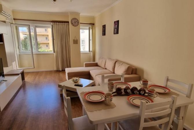 Shtepi me qera Apartament ne Tirane, 2+1, Mobilimi E mobiluar, Pagesa 700  Euro.