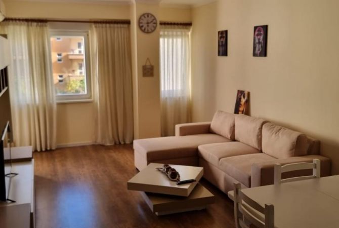 Shtepi me qera Apartament ne Tirane, 2+1, Mobilimi E mobiluar, Pagesa 700  Euro.