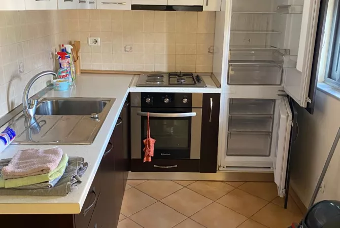 Shtepi me qera Apartament ne Tirane, 2+1, Mobilimi E mobiluar, Pagesa 500  Euro.