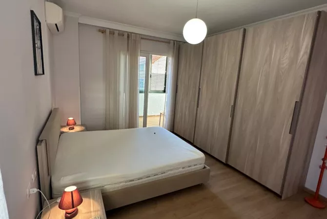 Shtepi me qera 2+1 ne Tirane - 650 Euro