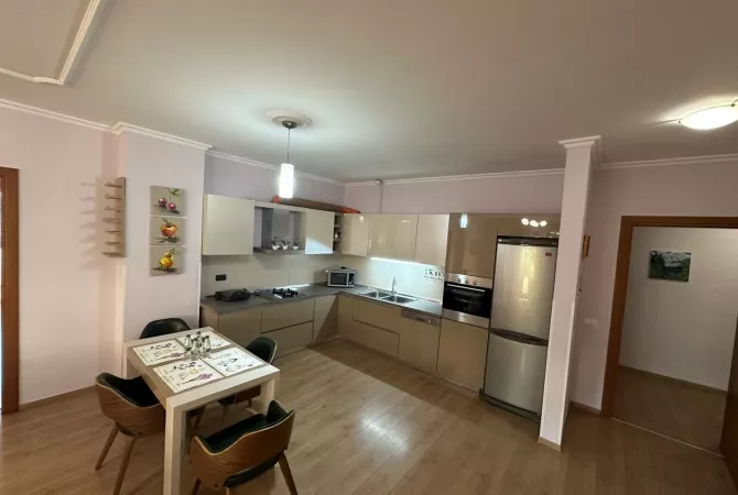 Shtepi me qera 2+1 ne Tirane - 650 Euro