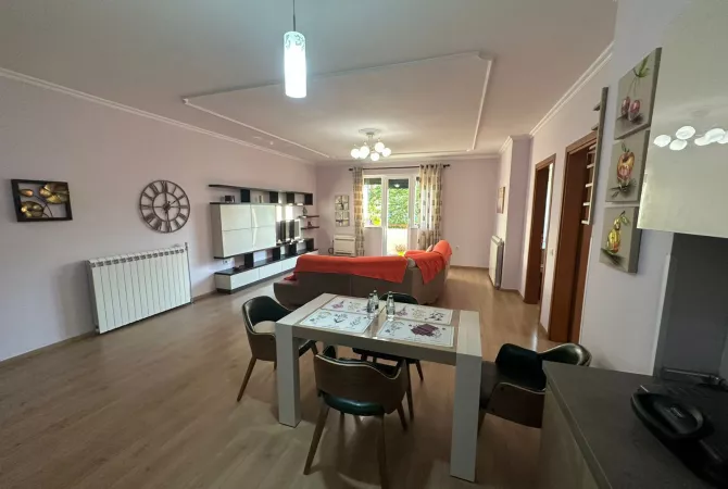 Shtepi me qera 2+1 ne Tirane - 650 Euro