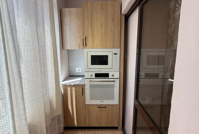 Shtepi me qera Apartament ne Tirane, 1+1, Mobilimi E mobiluar, Pagesa 550  Euro.