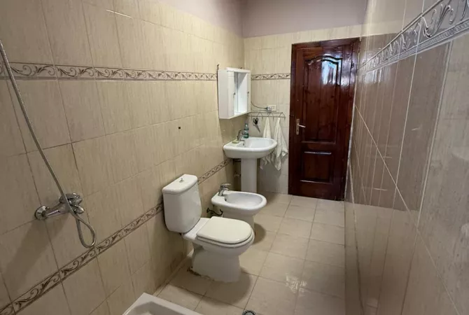 Shtepi me qera Apartament ne Tirane, 1+1, Mobilimi E mobiluar, Pagesa 550  Euro.