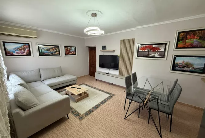 Shtepi me qera Apartament ne Tirane, 1+1, Mobilimi E mobiluar, Pagesa 550  Euro.