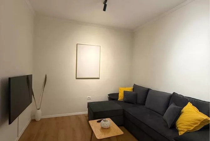 Shtepi me qera Apartament ne Tirane, 1+1, Mobilimi E mobiluar, Pagesa 700  Euro.