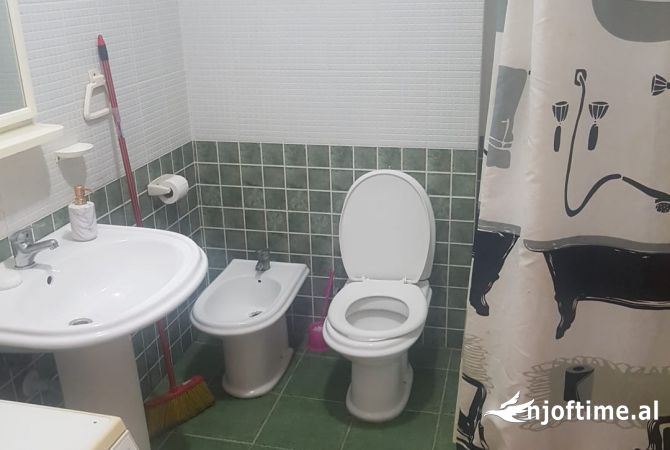 Shtepi me qera Apartament ne Tirane, 1+1, Mobilimi E mobiluar, Pagesa 400  Euro.