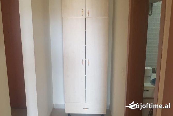 Shtepi me qera Apartament ne Tirane, 1+1, Mobilimi E mobiluar, Pagesa 400  Euro.