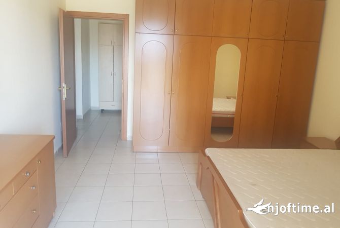 Shtepi me qera Apartament ne Tirane, 1+1, Mobilimi E mobiluar, Pagesa 400  Euro.