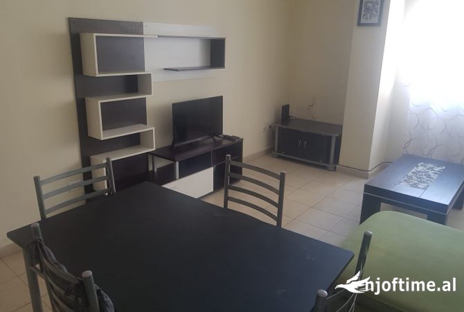 Shtepi me qera 1+1 ne Tirane - 400 Euro
