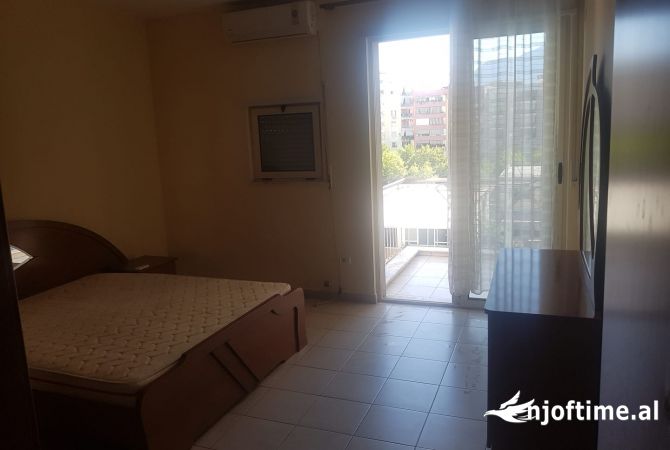 Shtepi me qera Apartament ne Tirane, 1+1, Mobilimi E mobiluar, Pagesa 400  Euro.