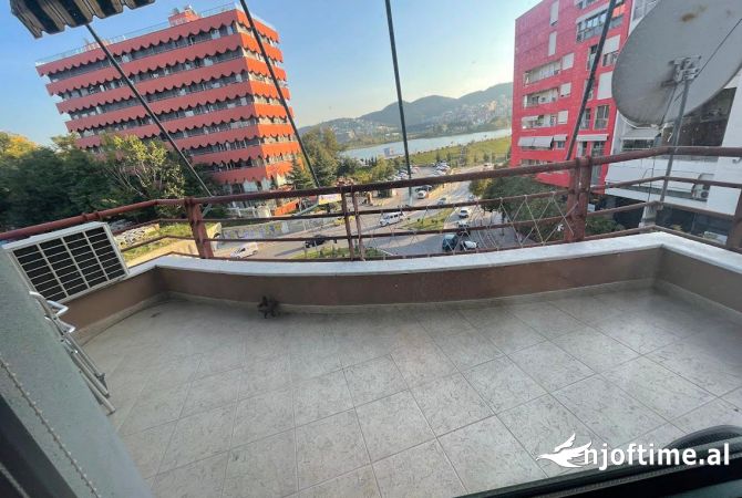 Shtepi me qera 3+1 ne Tirane - 1,400 Euro