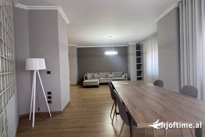 Shtepi me qera 3+1 ne Tirane - 1,400 Euro