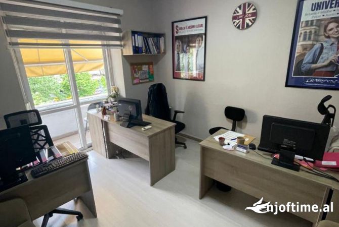 Ambient biznesi me qera 3+1 ne Tirane - 1,000 Euro