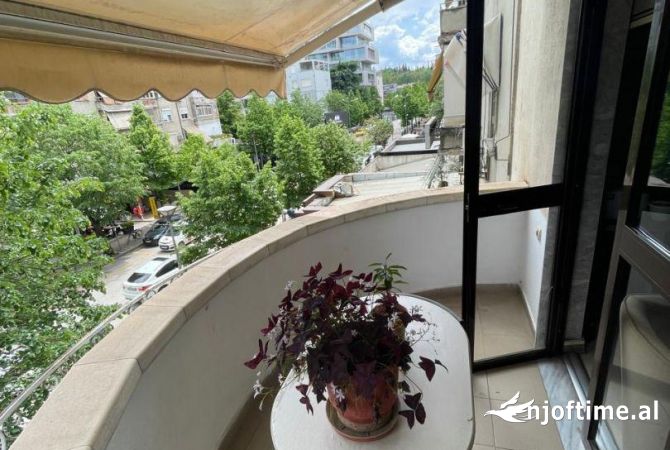 zyre me qera ne bllok