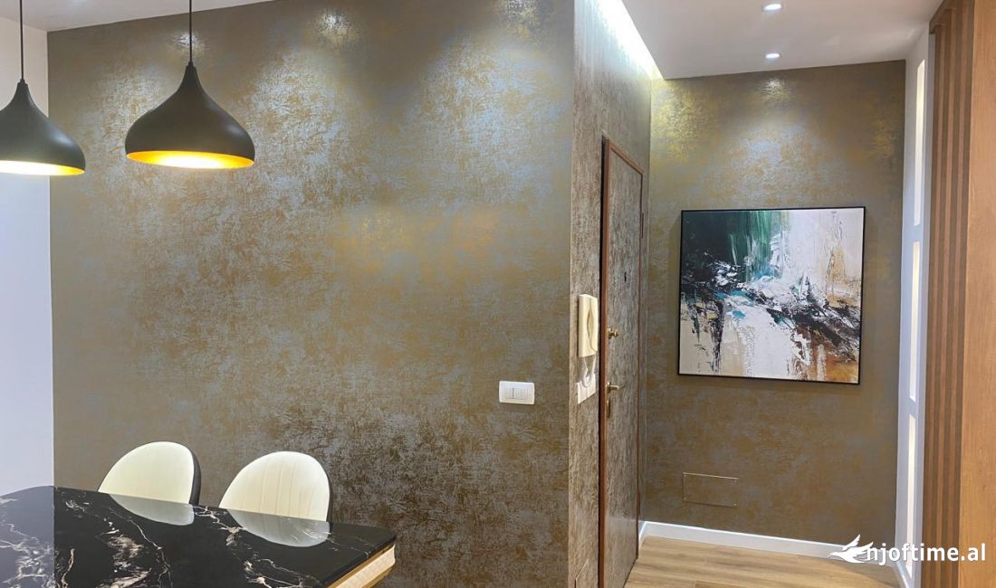 Shtepi ne shitje Apartament ne Tirane, 2+1, Mobilimi Pjeserisht e mobiluar, Pagesa 285,000  Euro.