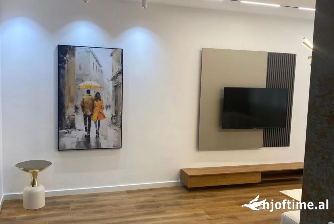 Shtepi ne shitje Apartament ne Tirane, 2+1, Mobilimi Pjeserisht e mobiluar, Pagesa 285,000  Euro.