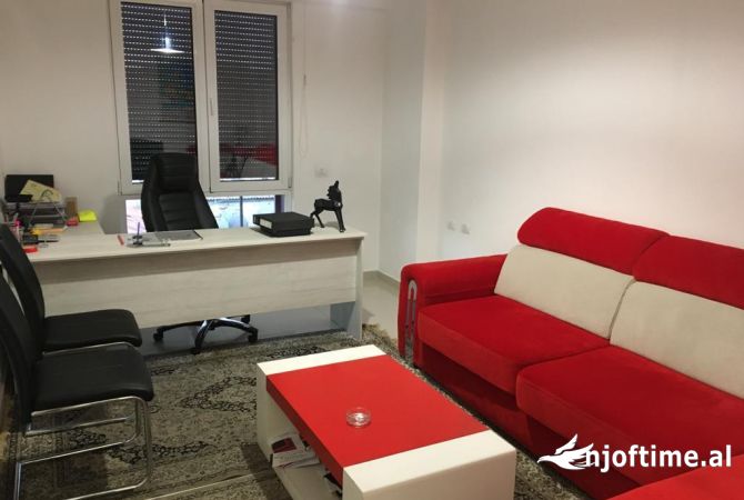 Ambient biznesi me qera 3+1 ne Tirane - 700 Euro
