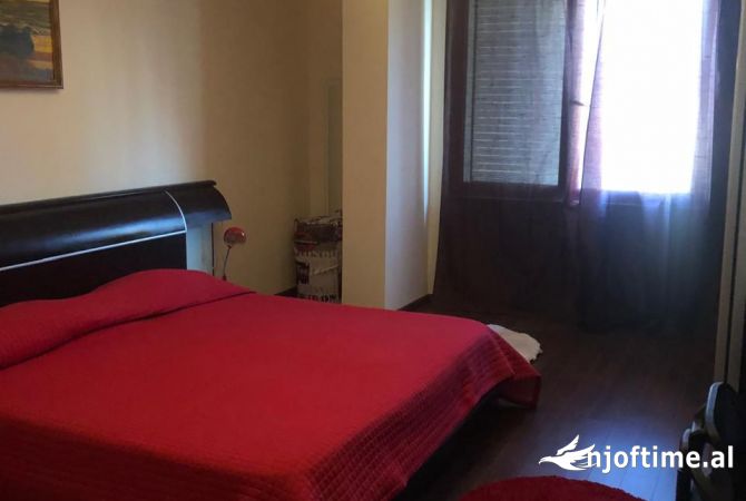 Shtepi me qera Apartament ne Tirane, 1+1, Mobilimi E mobiluar, Pagesa 550  Euro.
