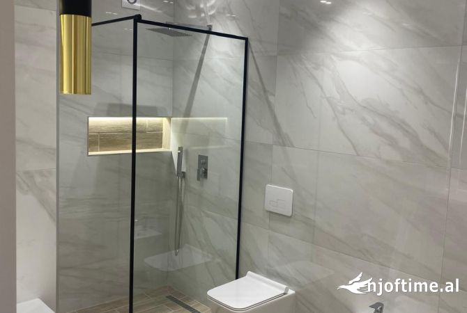 Shtepi me qera 2+1 ne Tirane - 1,300 Euro