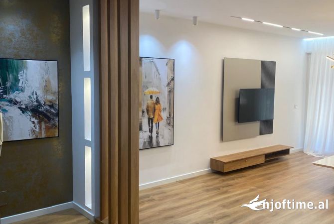 Shtepi me qera 2+1 ne Tirane - 1,300 Euro