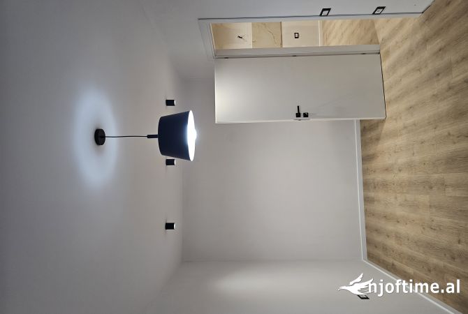 Shtepi ne shitje Apartament ne Tirane, 1+1, Mobilimi E mobiluar, Pagesa 95,000  Euro.
