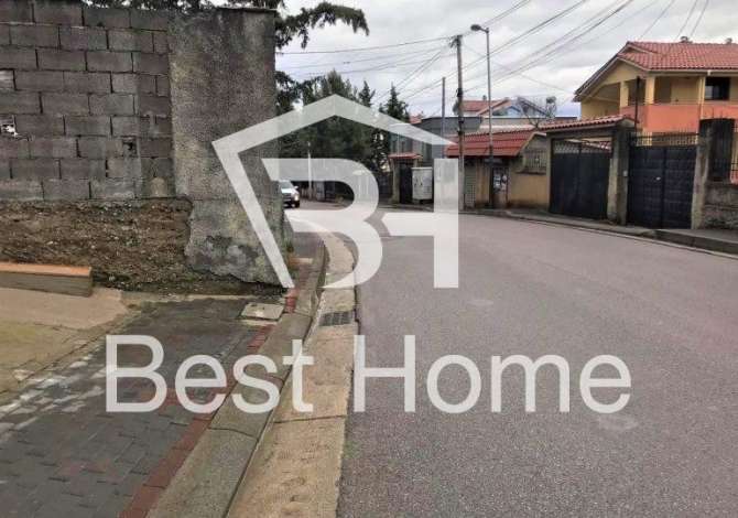 Truall ose Toke ne Tirane - 33,000 Euro