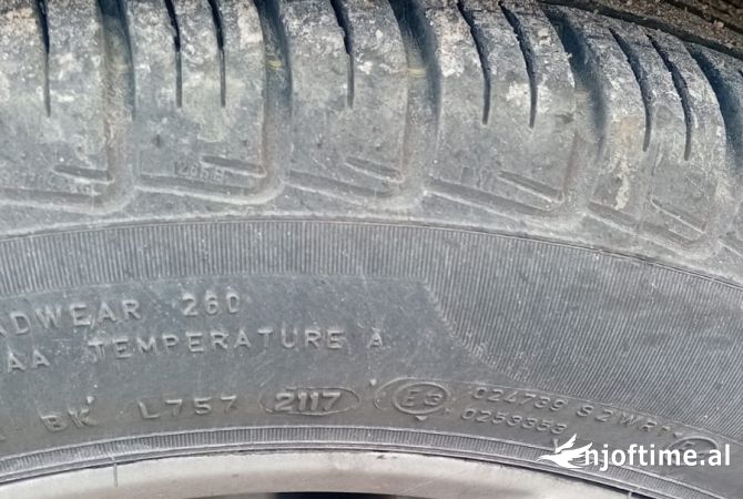 Makina ne shitje  ne Durres - 2,500 Euro
