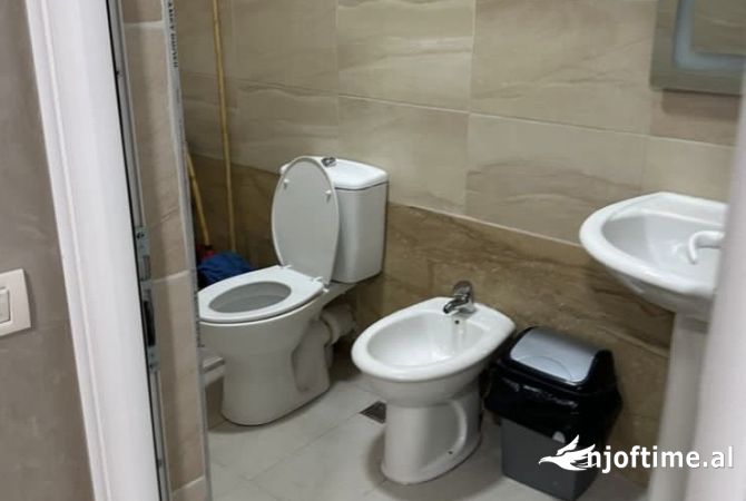 Shtepi me qera Apartament ne Tirane, 1+1, Mobilimi E mobiluar, Pagesa 900  Euro.