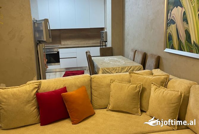 Shtepi me qera Apartament ne Tirane, 1+1, Mobilimi E mobiluar, Pagesa 900  Euro.