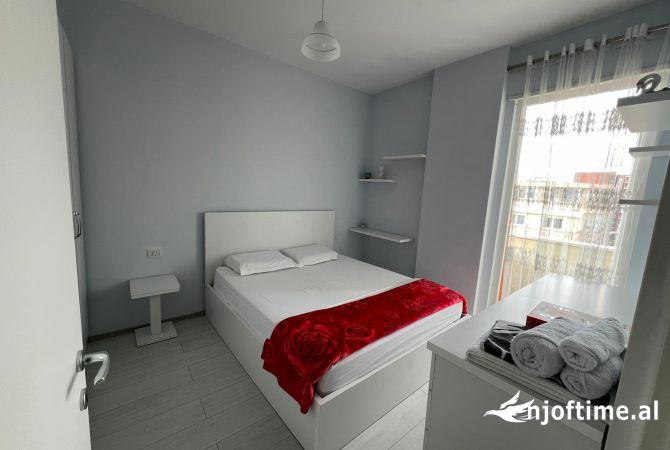 Shtepi me qera Apartament ne Tirane, 1+1, Mobilimi E mobiluar, Pagesa 650  Euro.
