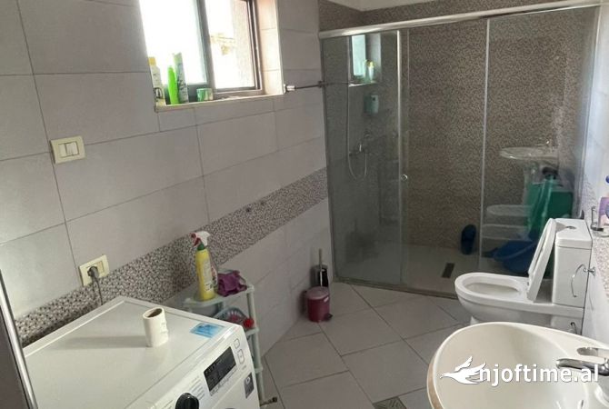 Shtepi me qera 1+1 ne Tirane - 300 Euro
