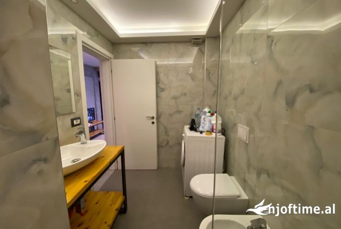 Shtepi me qera Apartament ne Tirane, 1+1, Mobilimi E mobiluar, Pagesa 450  Euro.