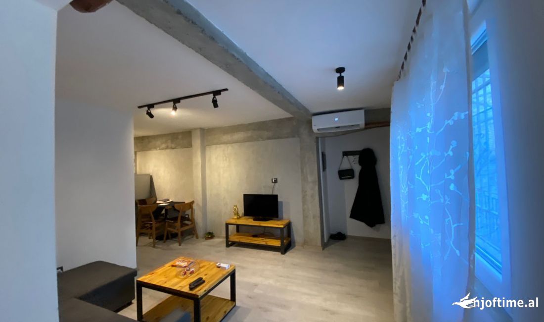 Shtepi me qera Apartament ne Tirane, 1+1, Mobilimi E mobiluar, Pagesa 450  Euro.