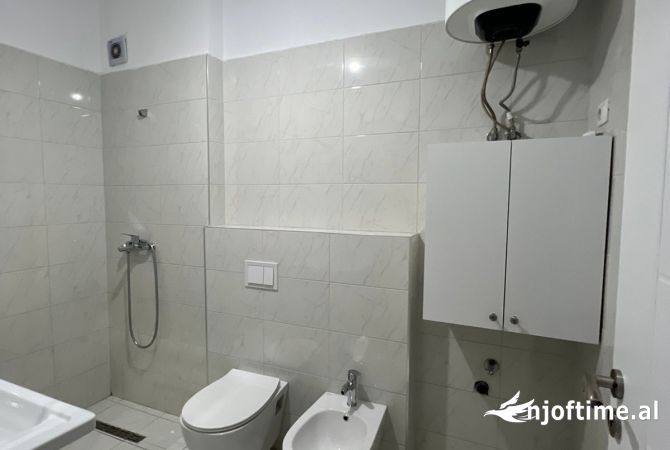 Shtepi me qera Apartament ne Tirane, 1+1, Mobilimi E mobiluar, Pagesa 500  Euro.
