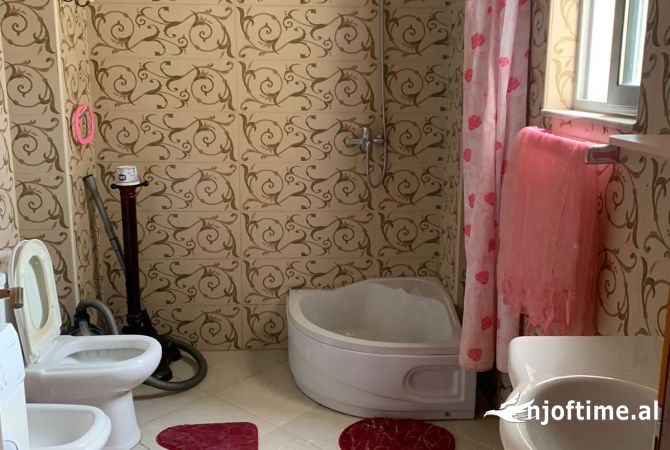 Shtepi me qera Apartament ne Tirane, 1+1, Mobilimi E mobiluar, Pagesa 330  Euro.