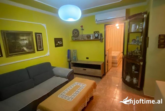 Shtepi me qera Apartament ne Tirane, 2+1, Mobilimi E mobiluar, Pagesa 450  Euro.