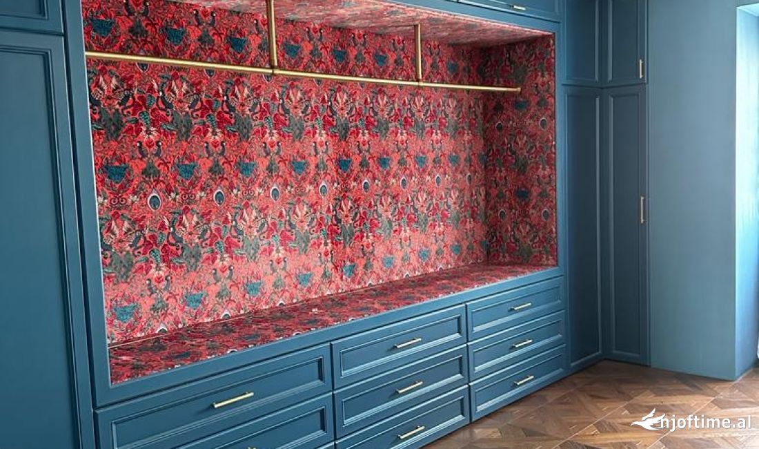 Shtepi me qera Penthose(kati i fundit panoramik) ne Tirane, 2+1, Mobilimi E mobiluar, Pagesa 2,000  Euro.