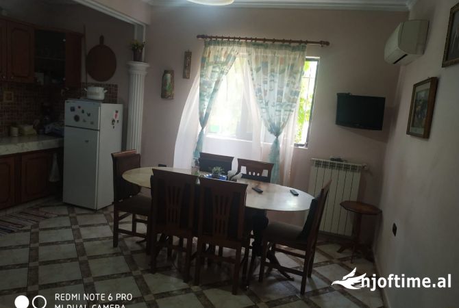 Shtepi me qera 2+1 ne Tirane - 400 Euro