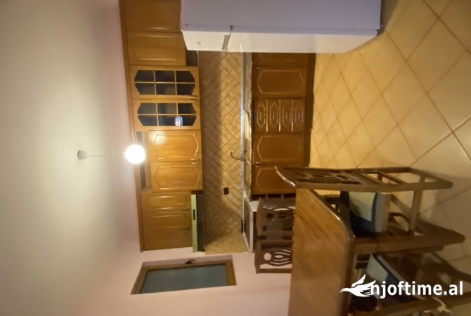 Shtepi me qera 2+1 ne Tirane - 450 Euro