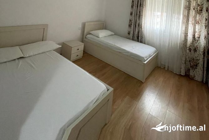 Shtepi me qera Apartament ne Tirane, 2+1, Mobilimi E mobiluar, Pagesa 550  Euro.