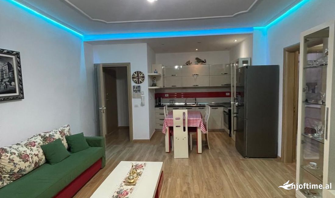 Shtepi me qera Apartament ne Tirane, 2+1, Mobilimi E mobiluar, Pagesa 550  Euro.