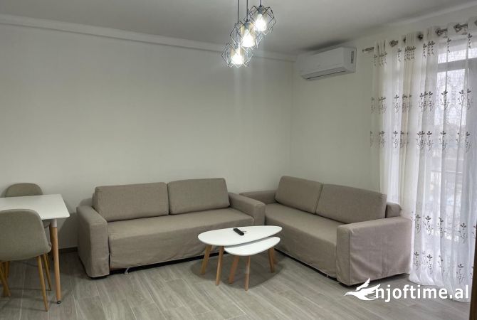 Shtepi me qera Apartament ne Tirane, 2+1, Mobilimi E mobiluar, Pagesa 500  Euro.