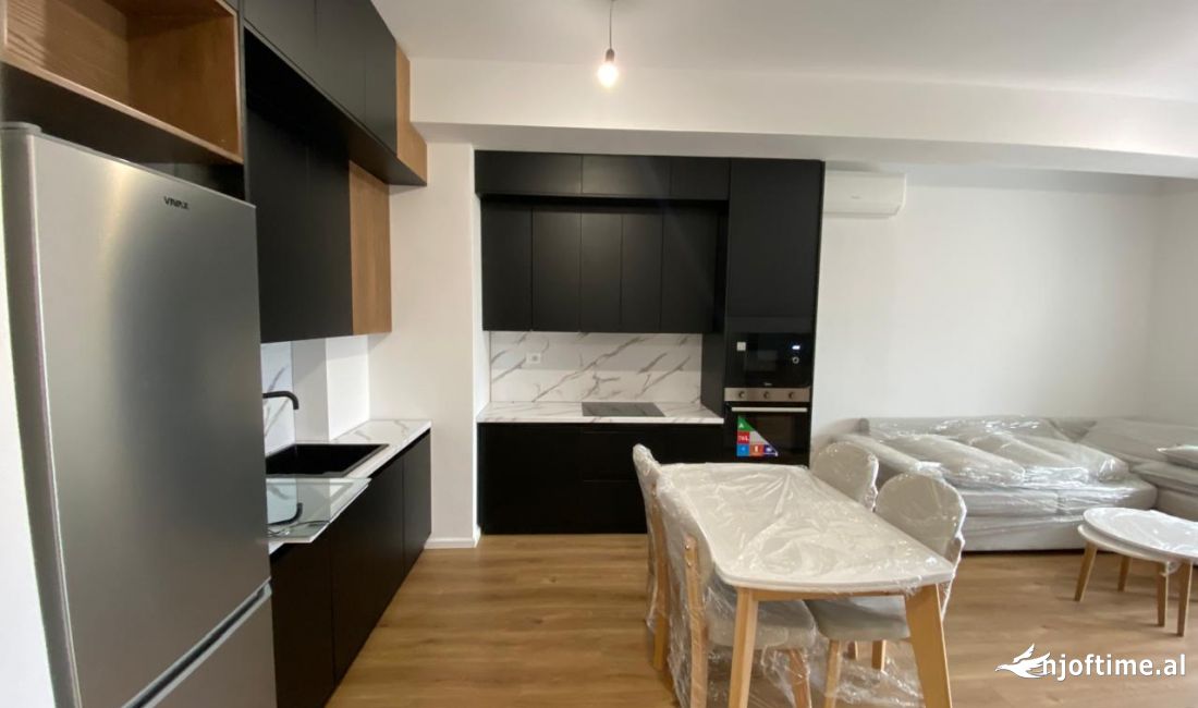 Shtepi me qera Apartament ne Tirane, 1+1, Mobilimi E mobiluar, Pagesa 450  Euro.