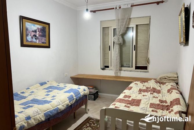 Shtepi me qera Apartament ne Tirane, 2+1, Mobilimi E mobiluar, Pagesa 400  Euro.