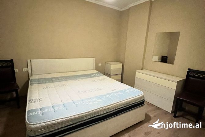 Shtepi me qera 1+1 ne Tirane - 370 Euro
